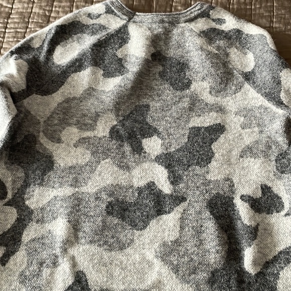 Athleta Undercover Sweater, Size Small - Picture 2 of 4